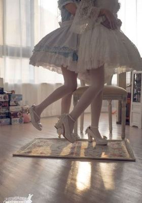 沟厕偷窥女厕精品偷拍_最新国语全集在线